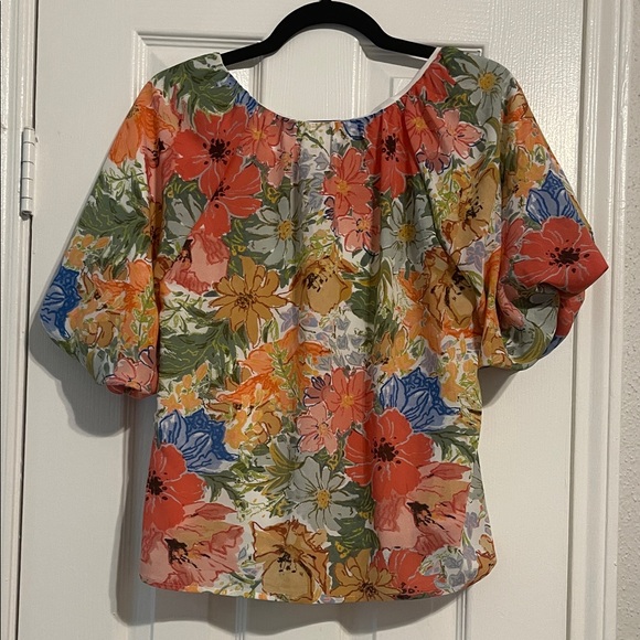 Hailey & Co Floral Puff Sleeve Top - Picture 3 of 4